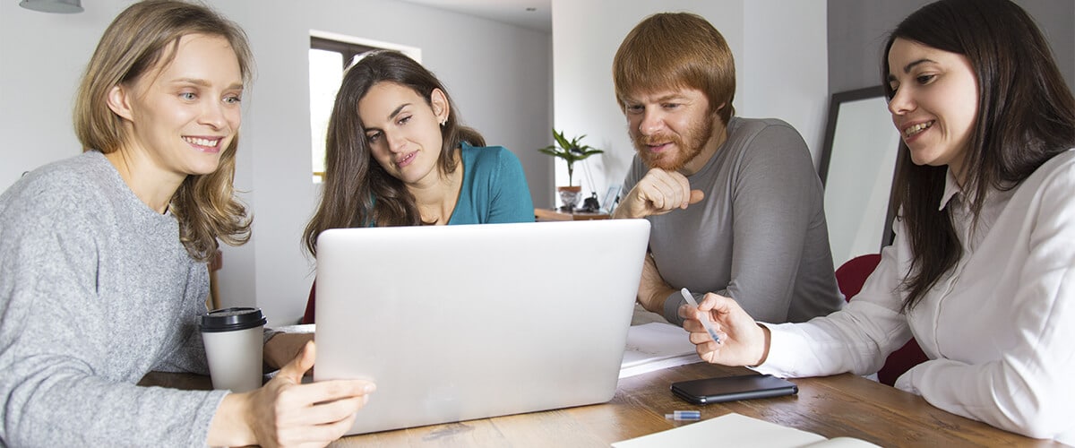 imagem de reunião estratégica com cliente