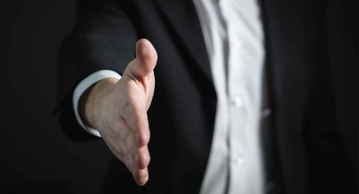 Qual o diferencial ao contratar uma contabilidade especializada para o seu negócio? Não tenha dúvidas que o seu contador terá toda a base de informações para orientação para orientá-lo.