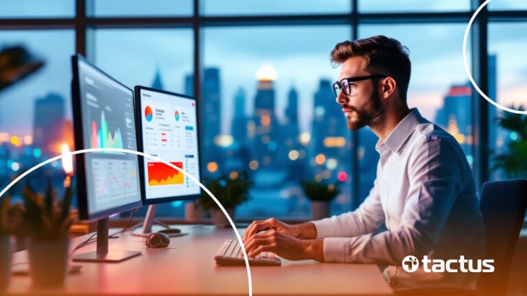 Imagem mostra jovem mexendo no computador em suas campanhas de marketing, para simular a importância de escolher corretamente o CNAE para gestor de tráfego